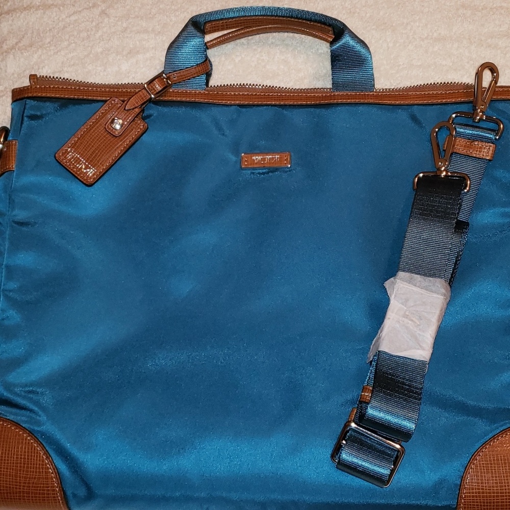 Tumi  Voyageur T-Pass Luxembourg Laptop carrier.